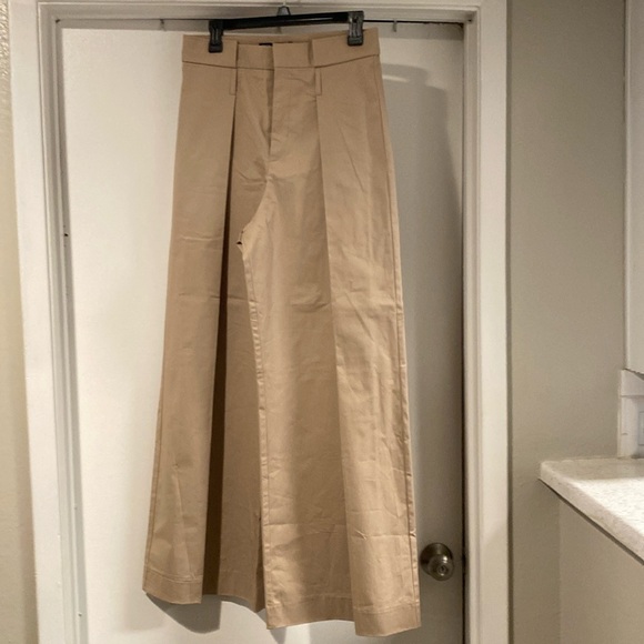 Brand new Zara pants flare and elegant size small - Picture 1 of 3